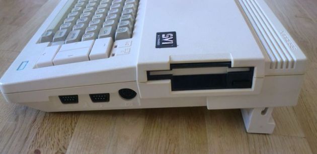Behold! The 3.5&quot; floppy disk drive! The envy of C64 owners with only tape-drive.. hehe..